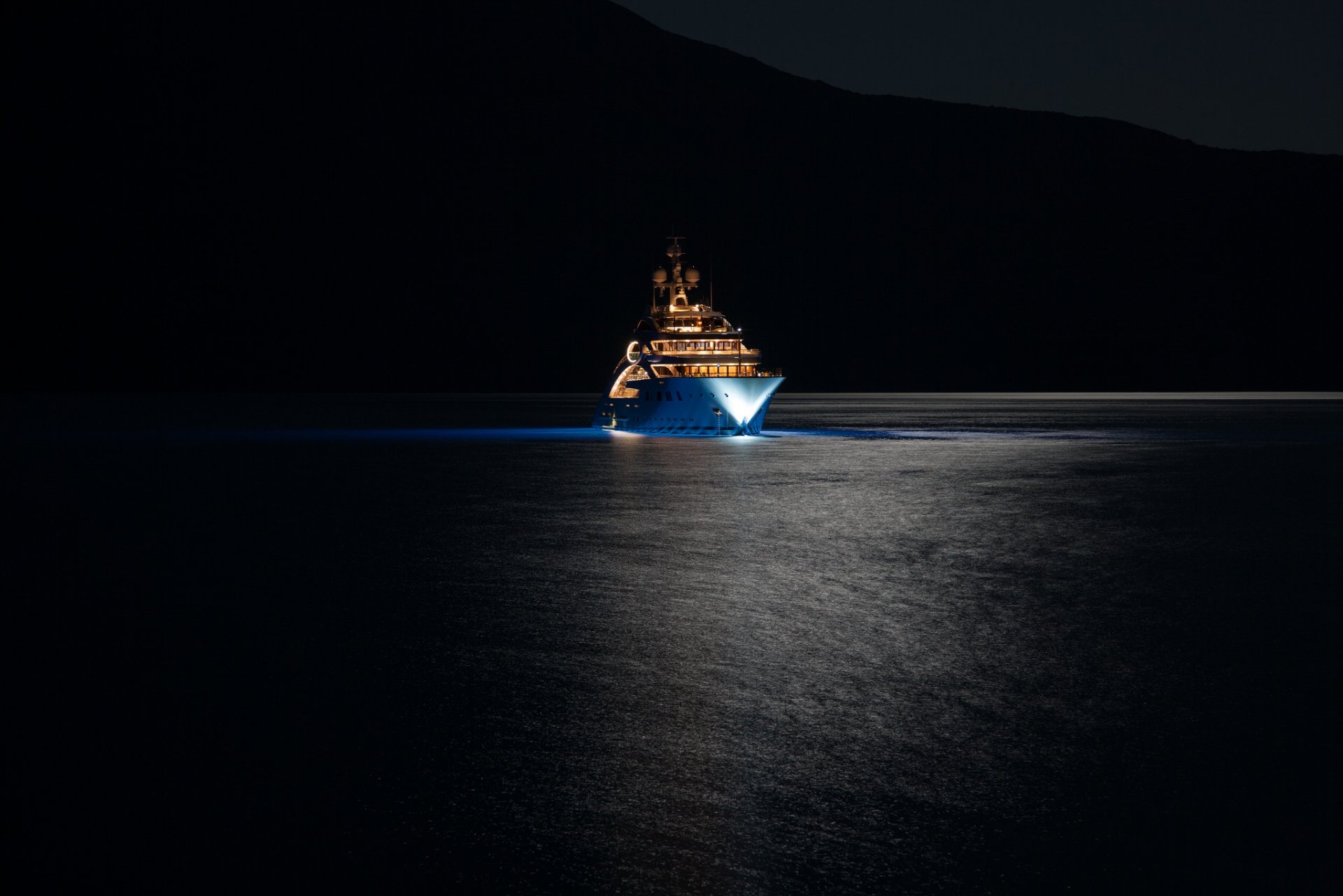 yaxht super yacht méga yacht yacht apf yacht mega super nuit lumières mer montagne