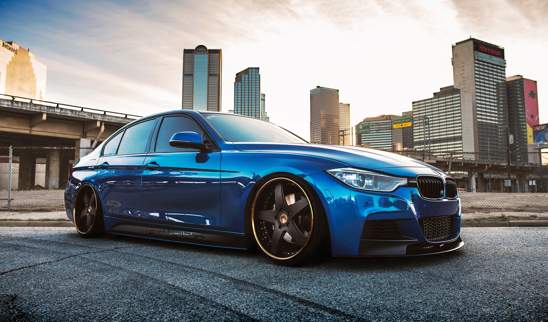 bmw 335i blue front position