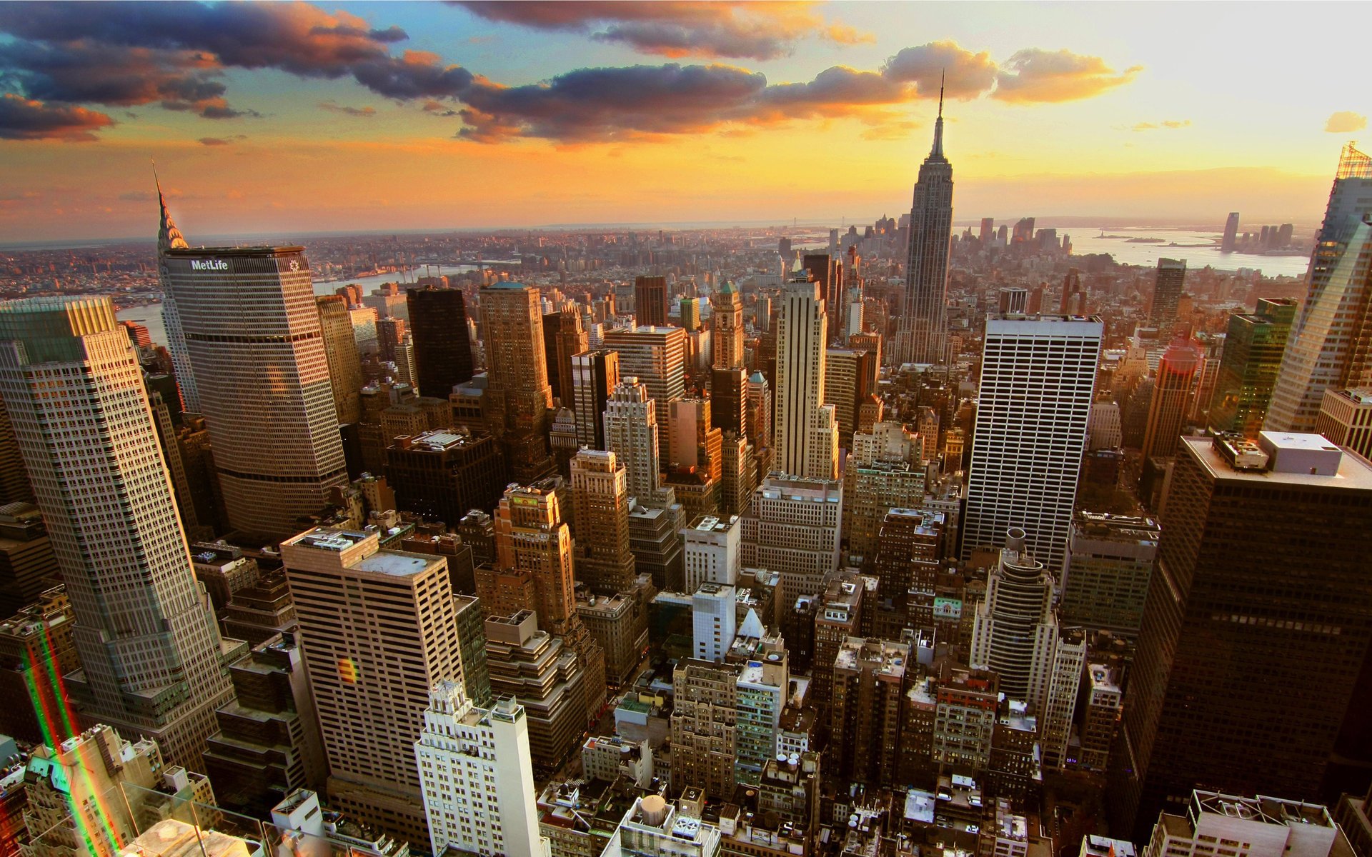 città panorama tramonto edifici new york city nuvole città grattacieli megalopoli stati uniti america vista altezza torre di guardia sera cielo