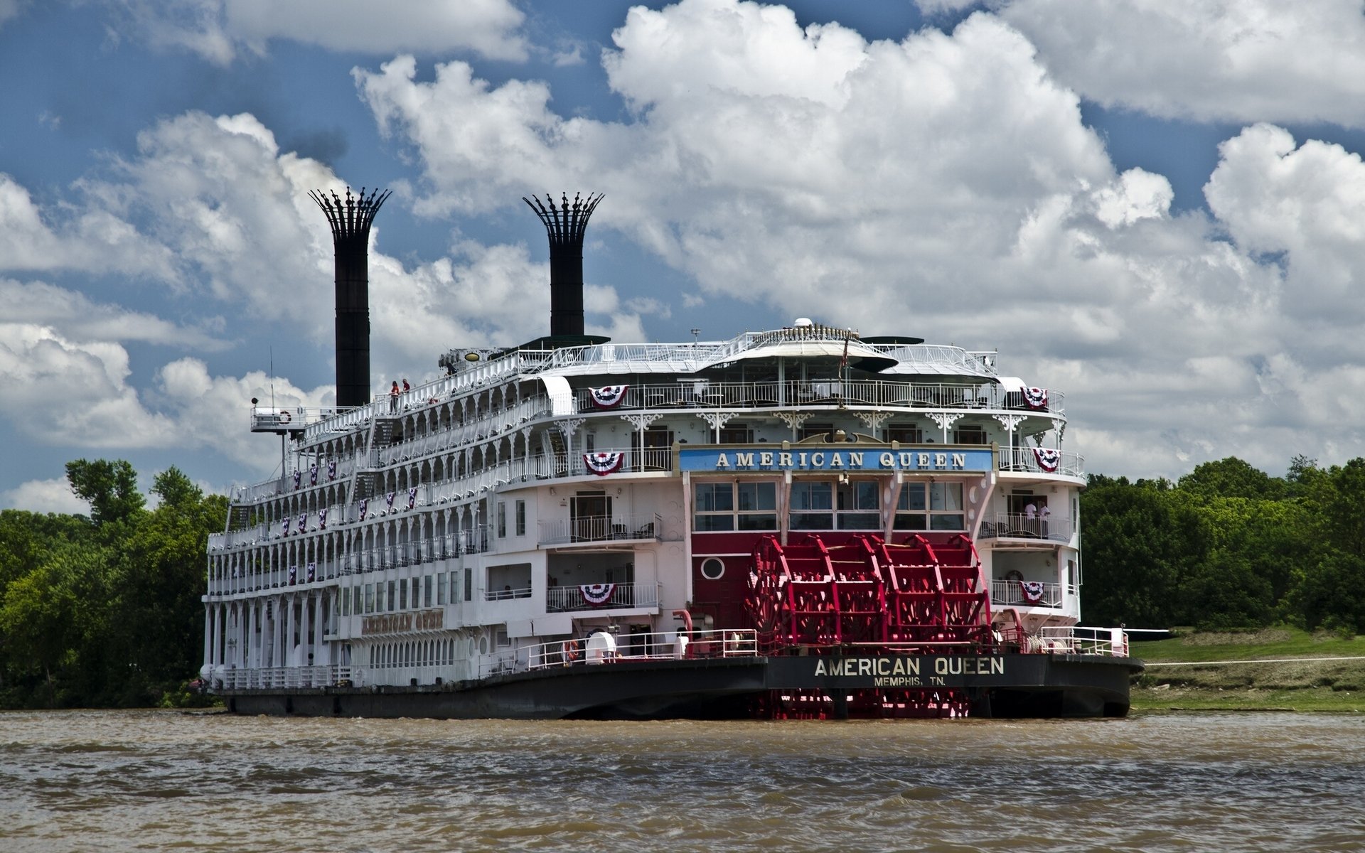 reina americana barco de vapor río nubes