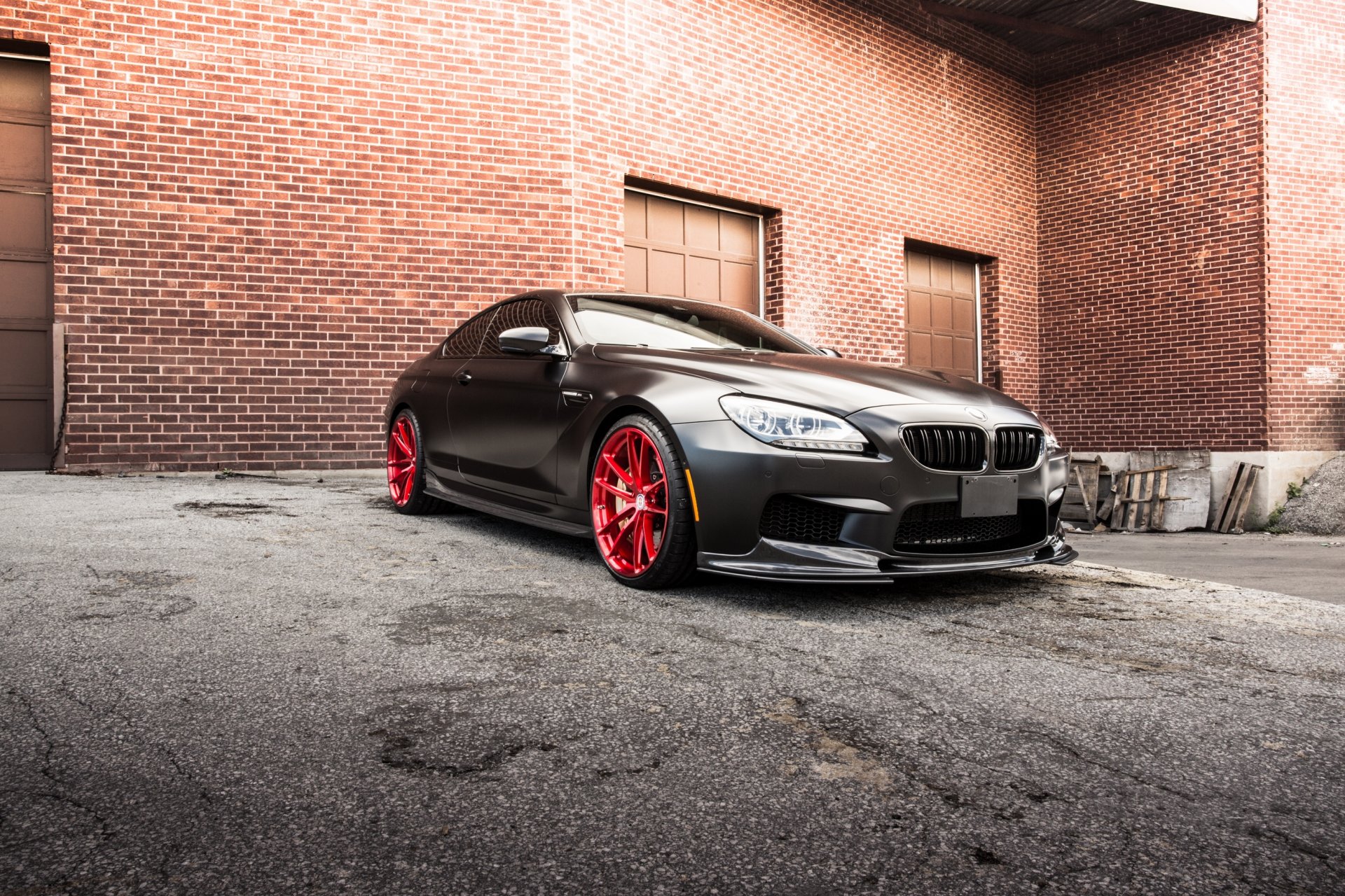 bmw m6 schwarz bmw coupé gebäude mauerwerk