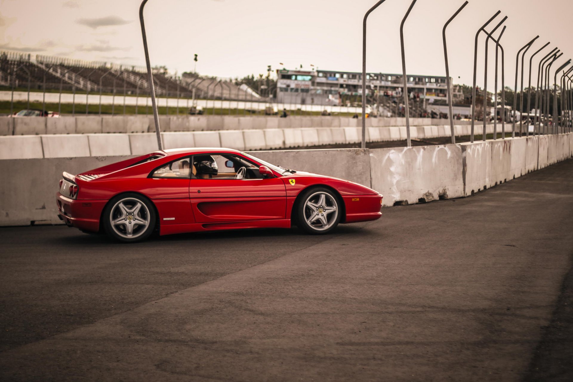 ferrari côté ferrari piste