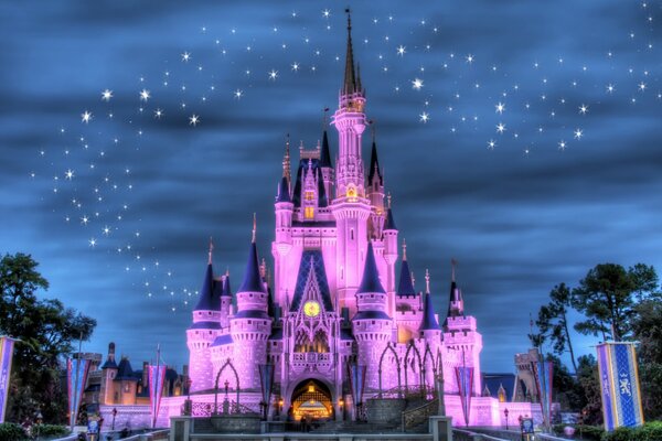 Disney Land w nocy zapalają się światła