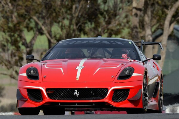 Ferrari evoluzione niesamowity samochód wyścigowy
