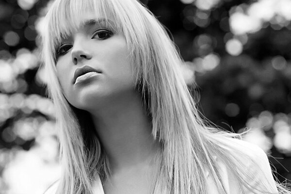 Black and white portrait of a blonde with beautiful eyes