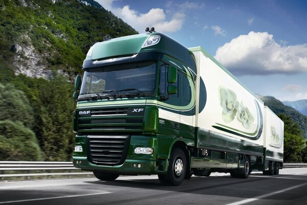 Обои на рабочий стол грузовик daf xf105