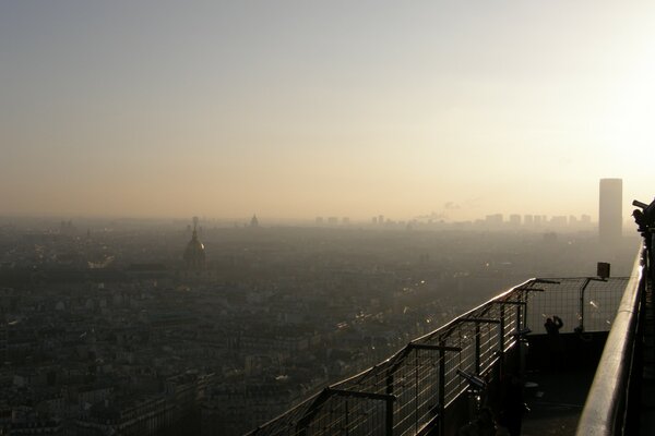 Blick auf Paris von der Eiffelturm-Höhe