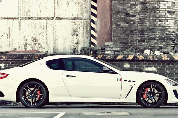 Side view of a white Maserati car