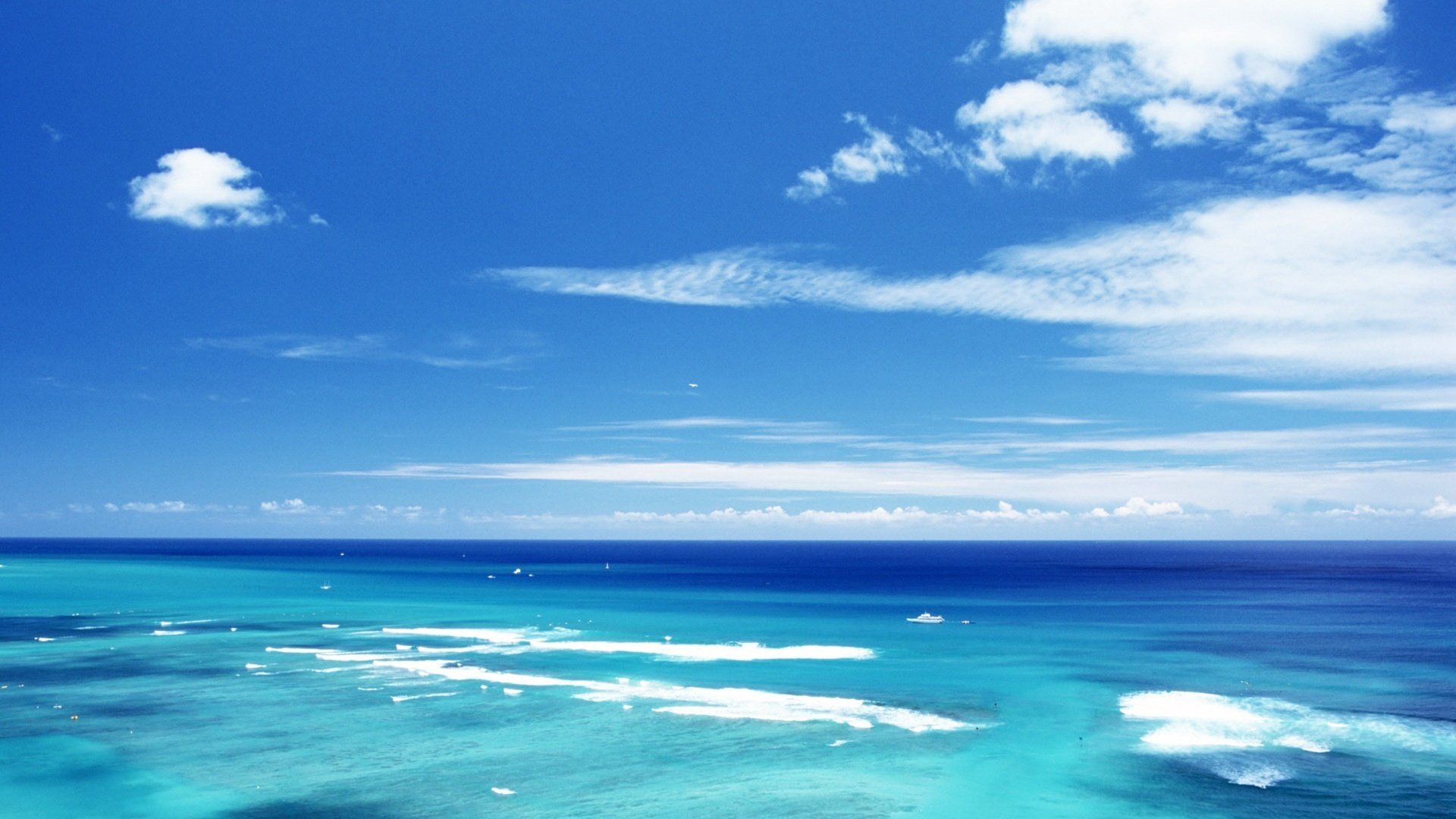 Голубое небо и море фото