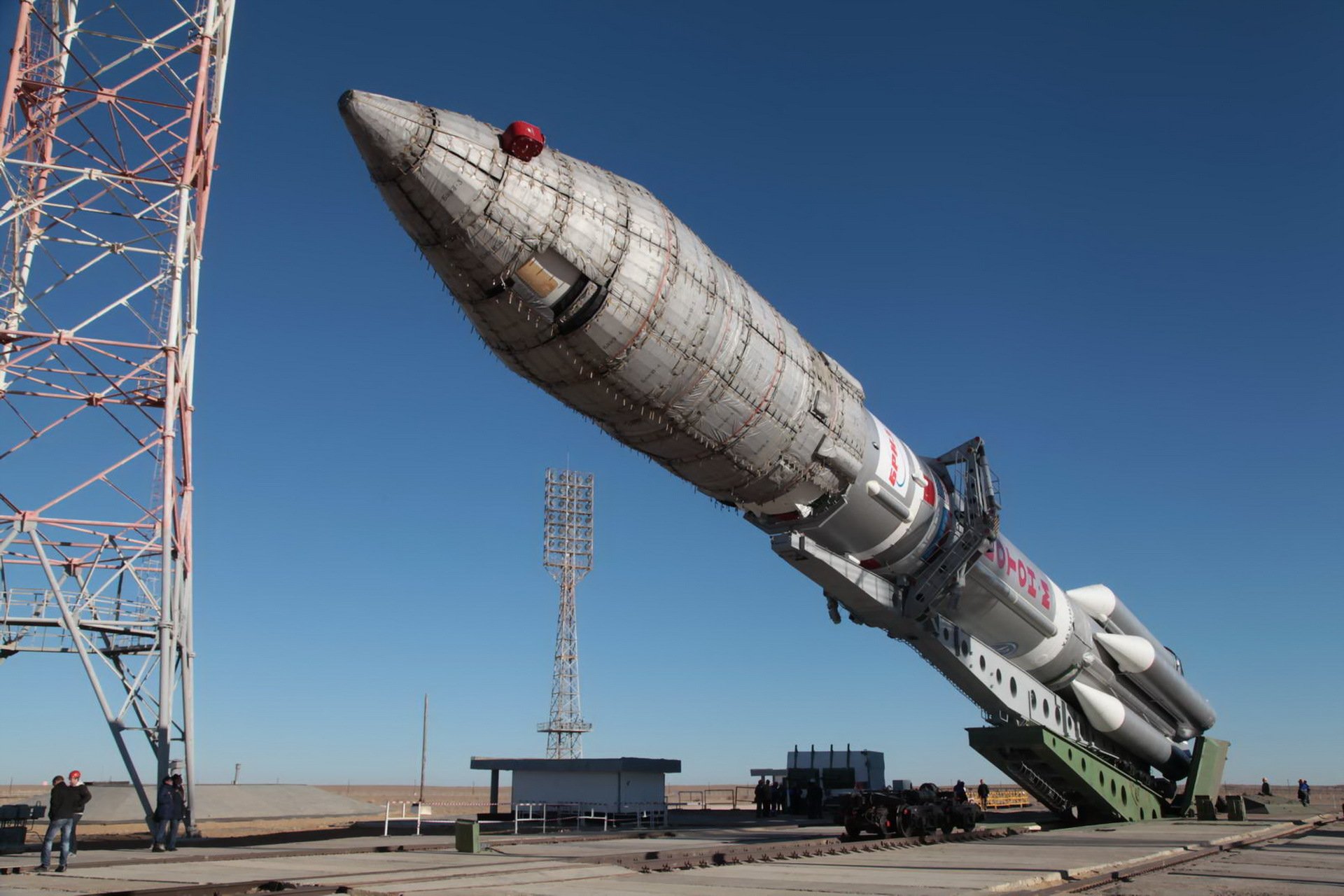 baïkonour kazakhstan cosmodrome lanceur proton-m satellite sirius fm-6 ciel dégagé