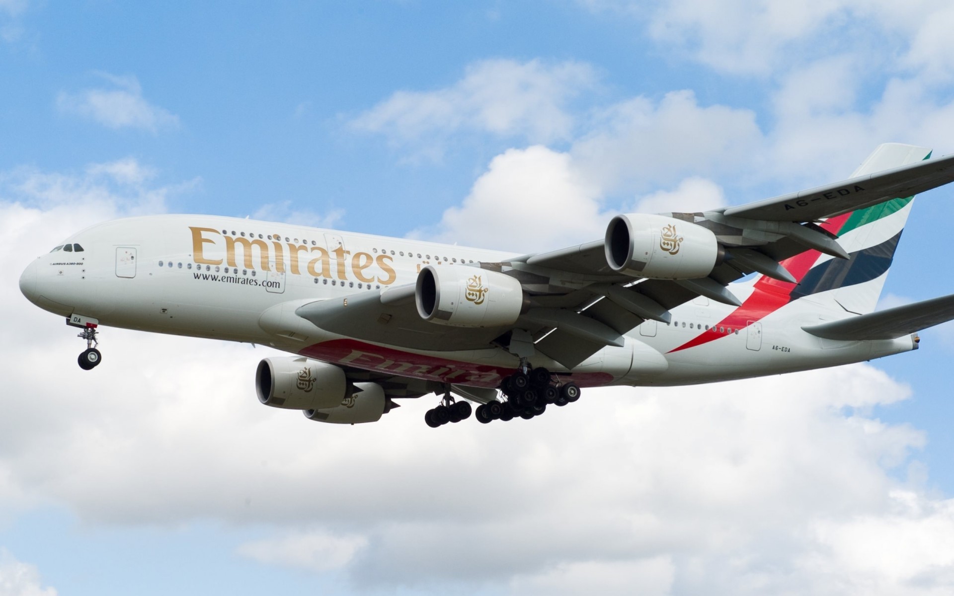 passagers avion airbus a380 fly emirate