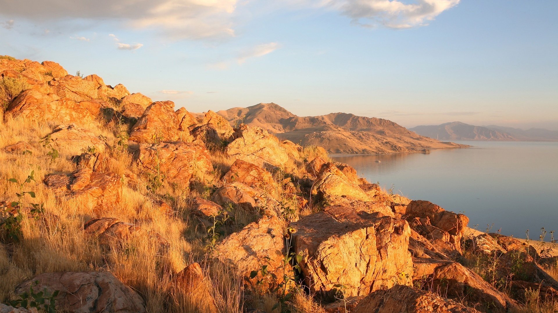 rocce di sabbia catene montuose luce del sole montagne