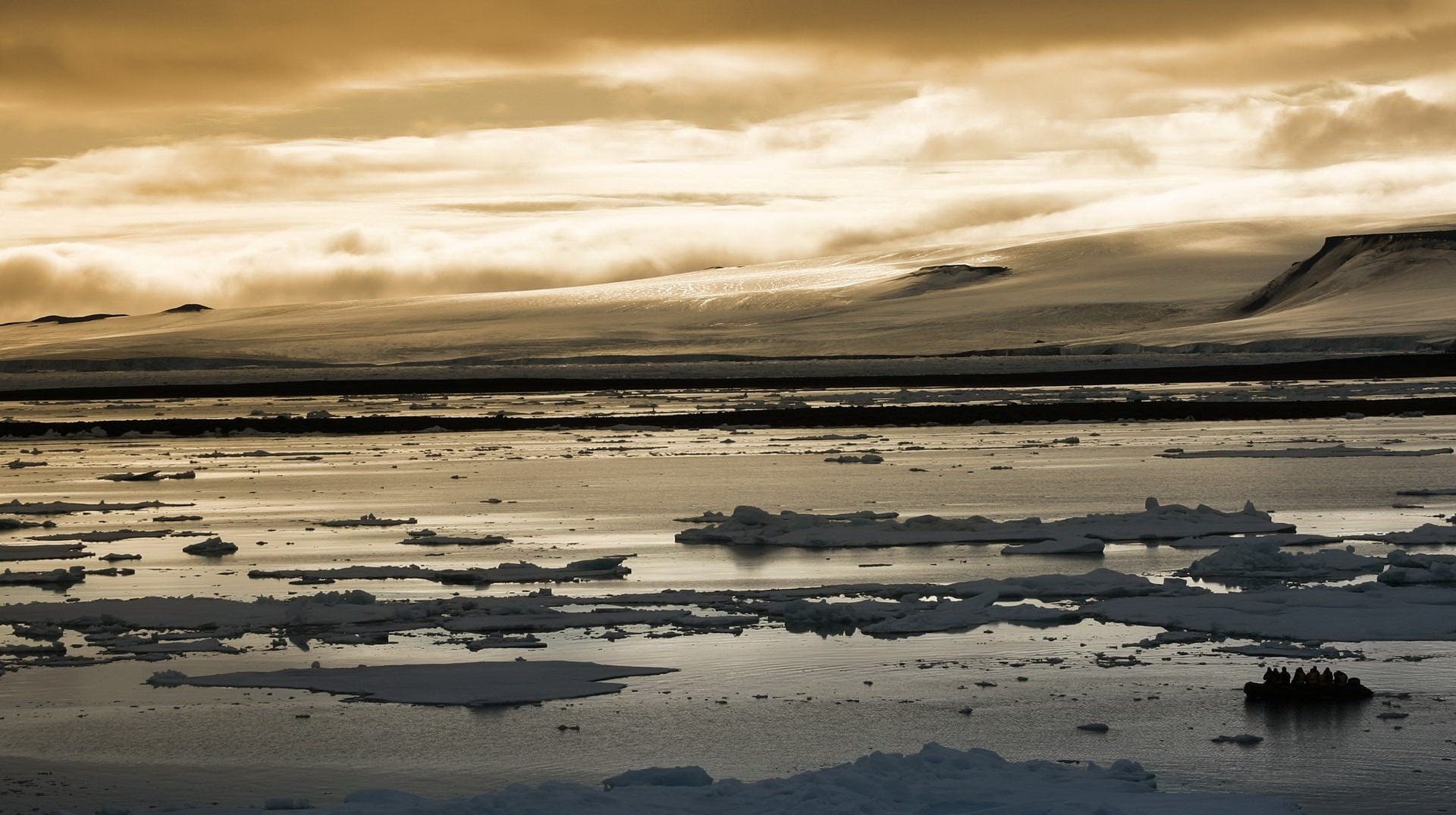 thaw river rocks winter