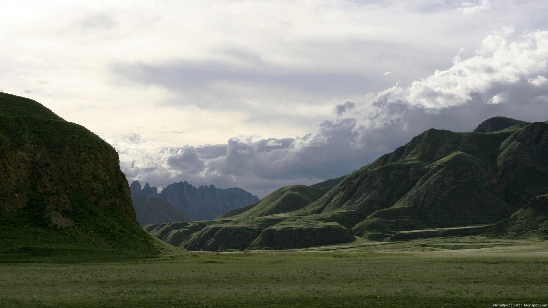 mountain places gentle cliffs green grass mountains sky valley plain nature landscape landscape cloud