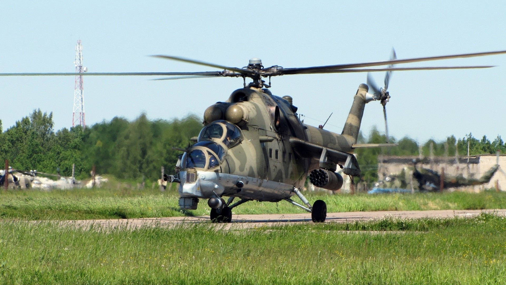 hélicoptère crocodile aérodrome mi-24 transport et combat