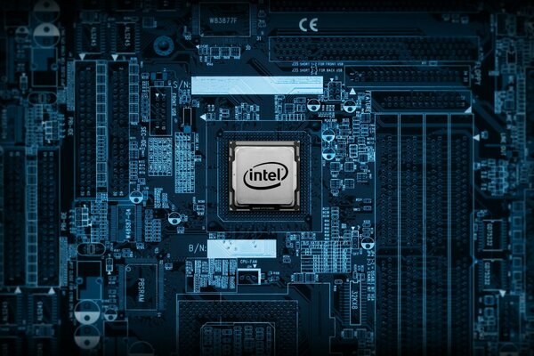 Logotipo de Intel colocado en el procesador que se inserta en la placa base