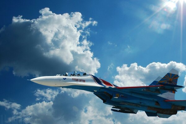 Su -27 na niebie nad poziomem morza wynosi około dwóch lat