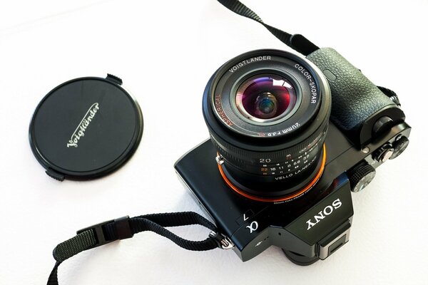 A good Sony A7 camera with a macro camera