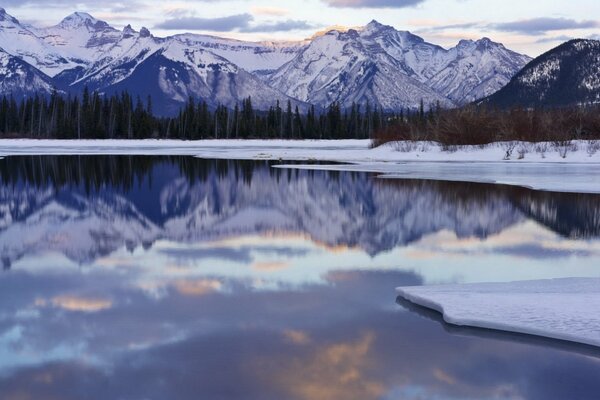 Reflection of winter in the surface of the lake