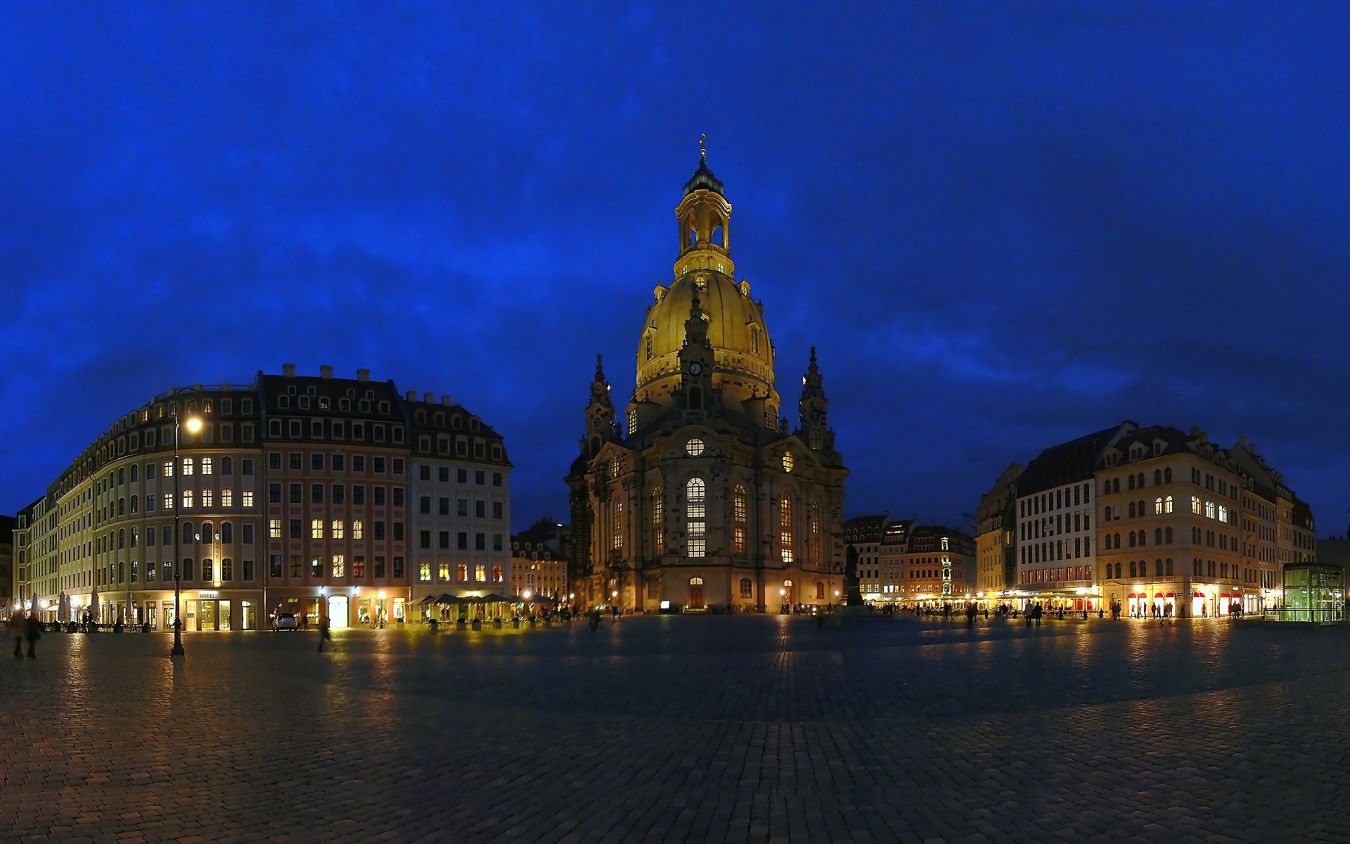 dresden germany night