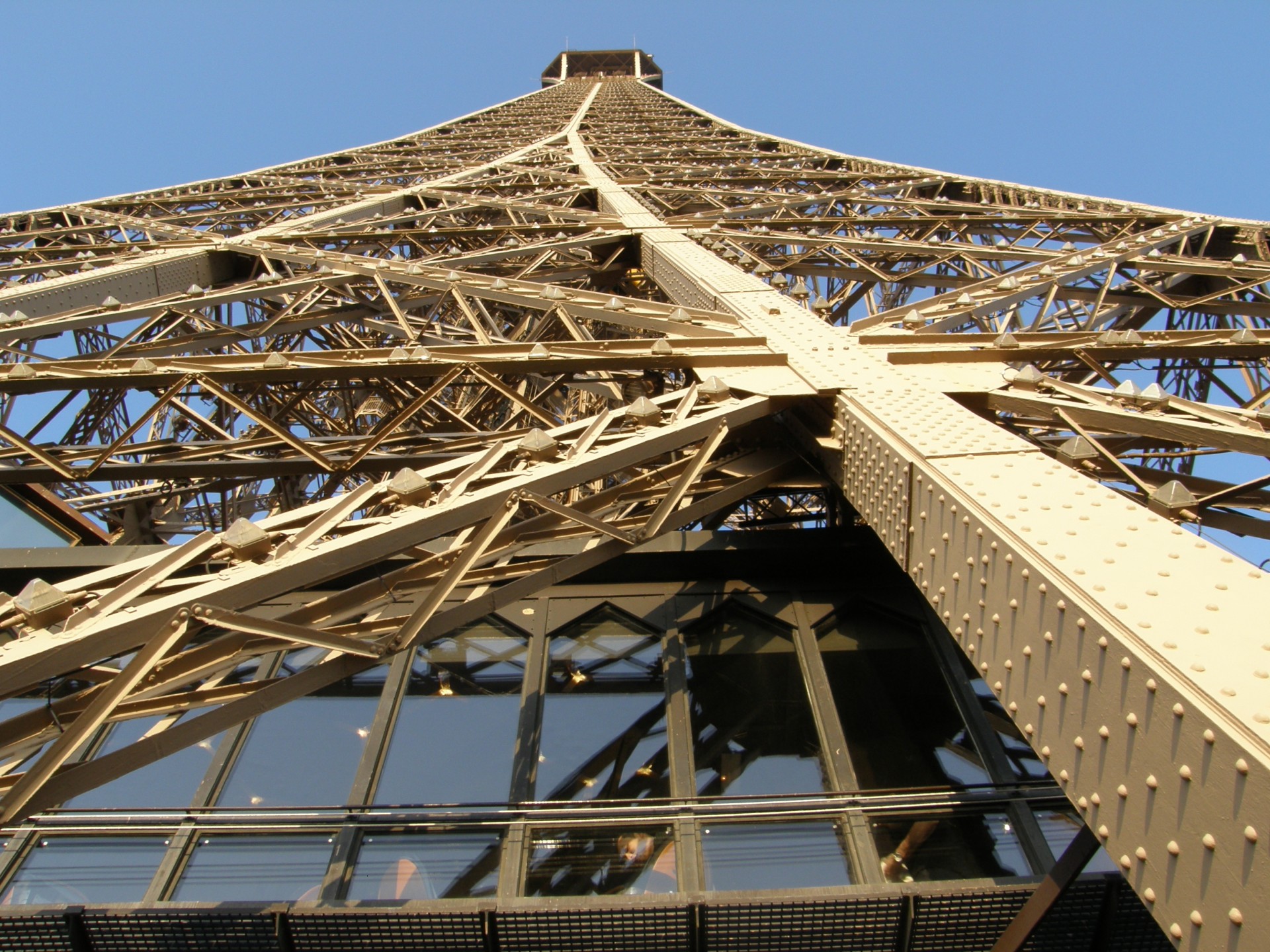 eifel tour paris france ciel construction fer