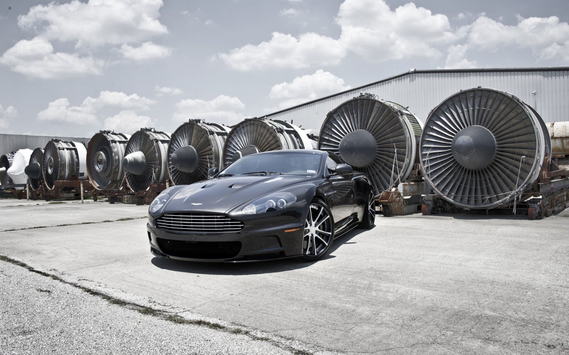 super car aerei black edition hangar aston martin convertibile