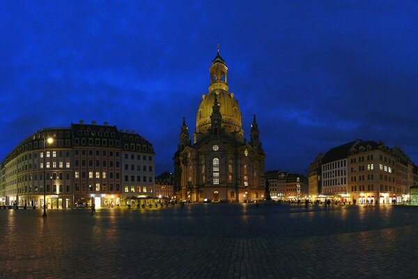 Plaza de la noche Dresde Alemania