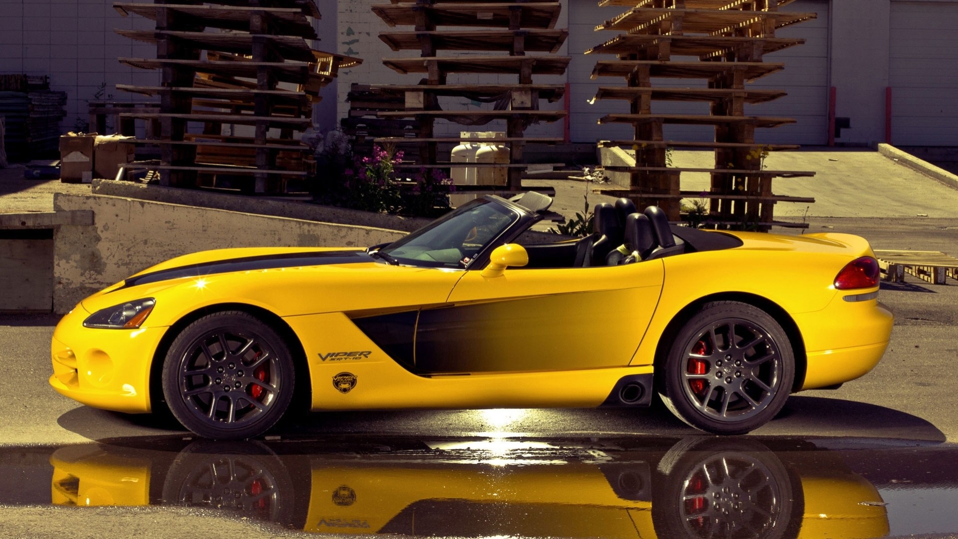 convertibile coupé sportiva schivare giallo dodge viper