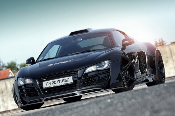 Audaces tonos negros Audi R8