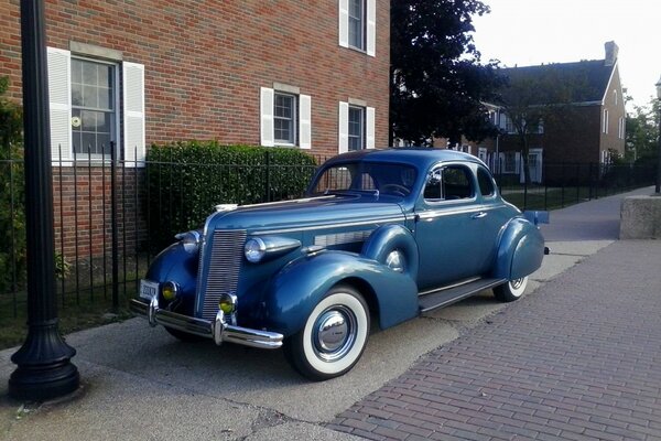 Classic old blue car, nice ride