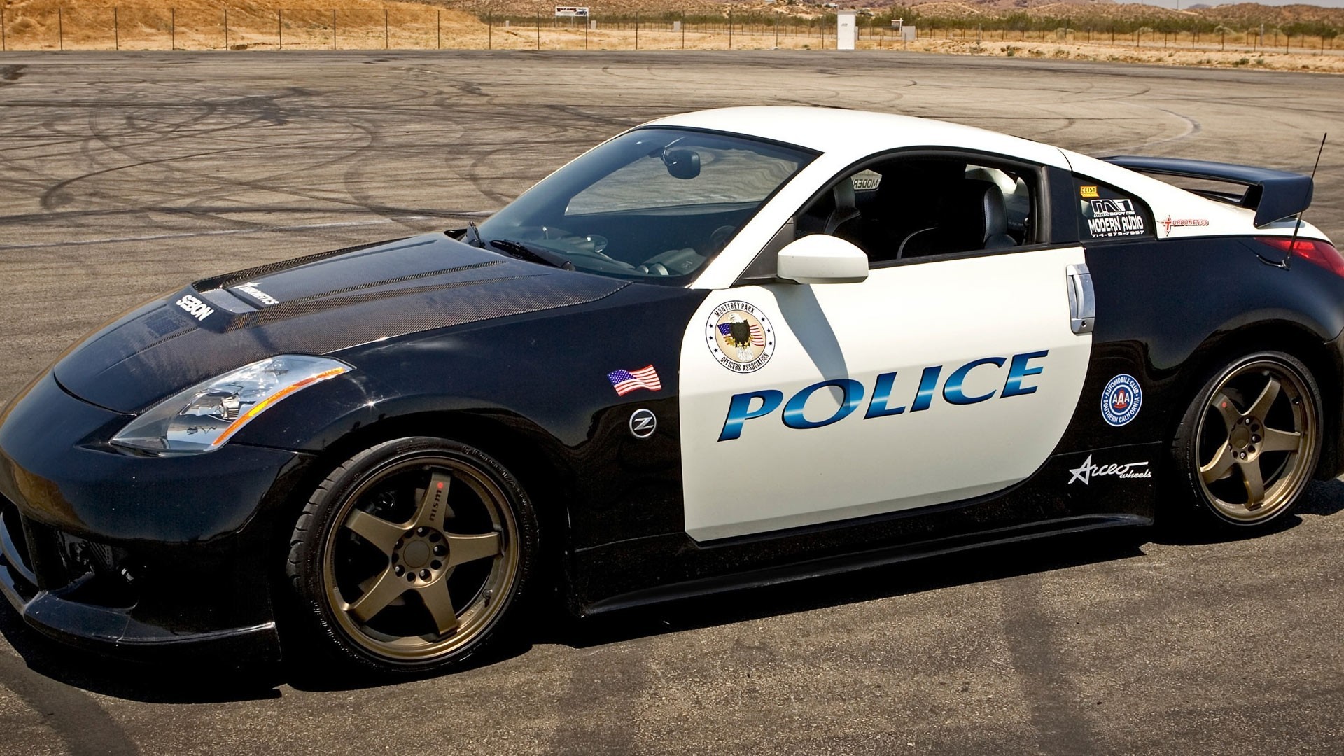 police nissan 350z coupé nissan