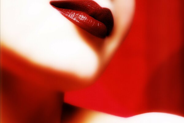 Piękne usta z czerwoną szminką
