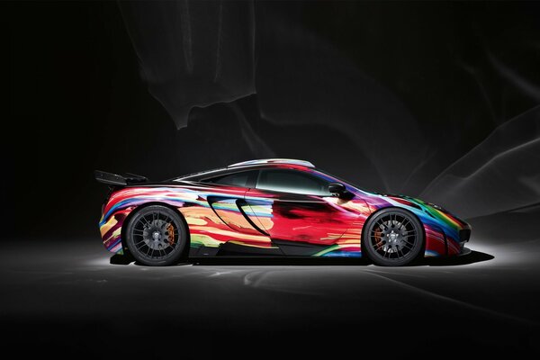 Mclaren dans le style Hamann sur fond sombre