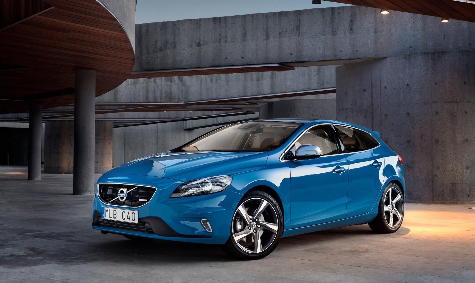 blau auto volvo v40