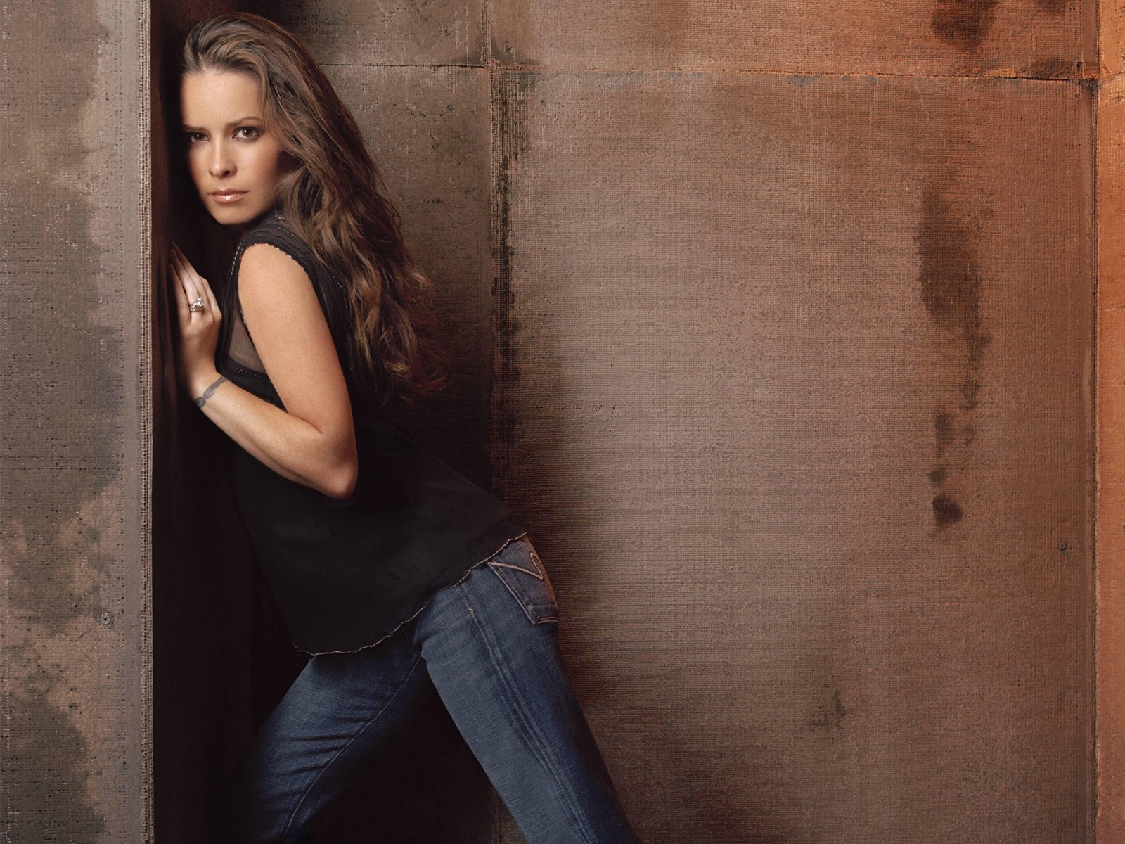 holly marie combs holly marie combs tatouage mur jeans