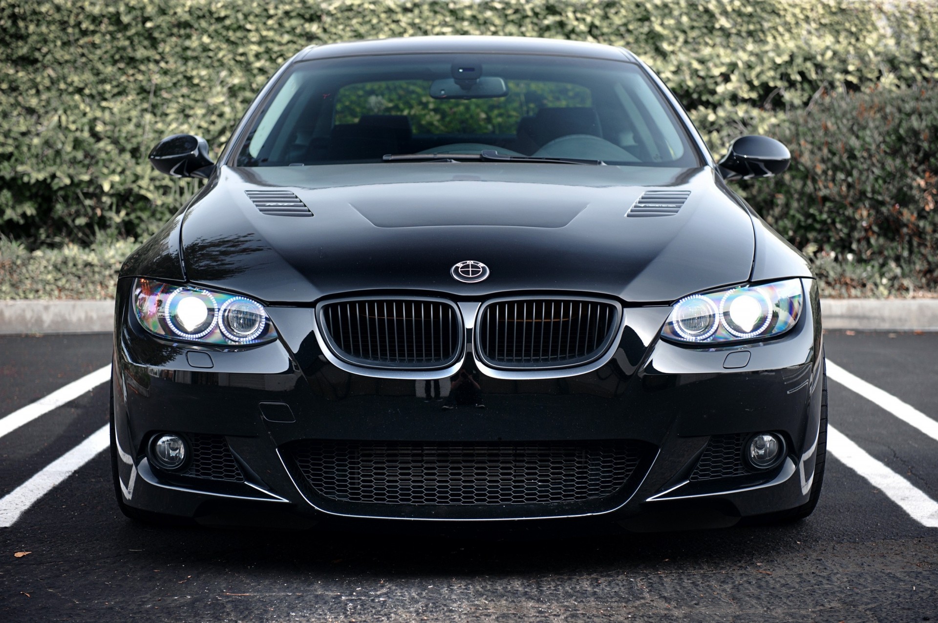 bmw parking e92 noir coupé 335i