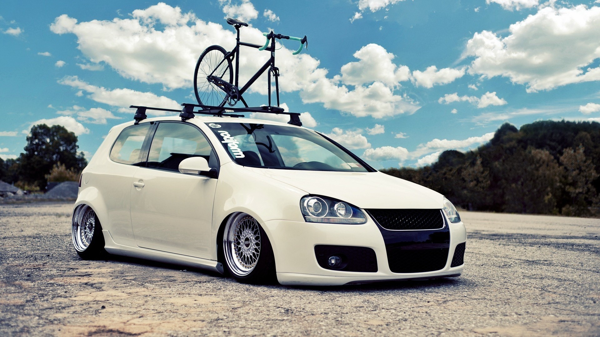 bici auto nuvola golf volkswagen grigio