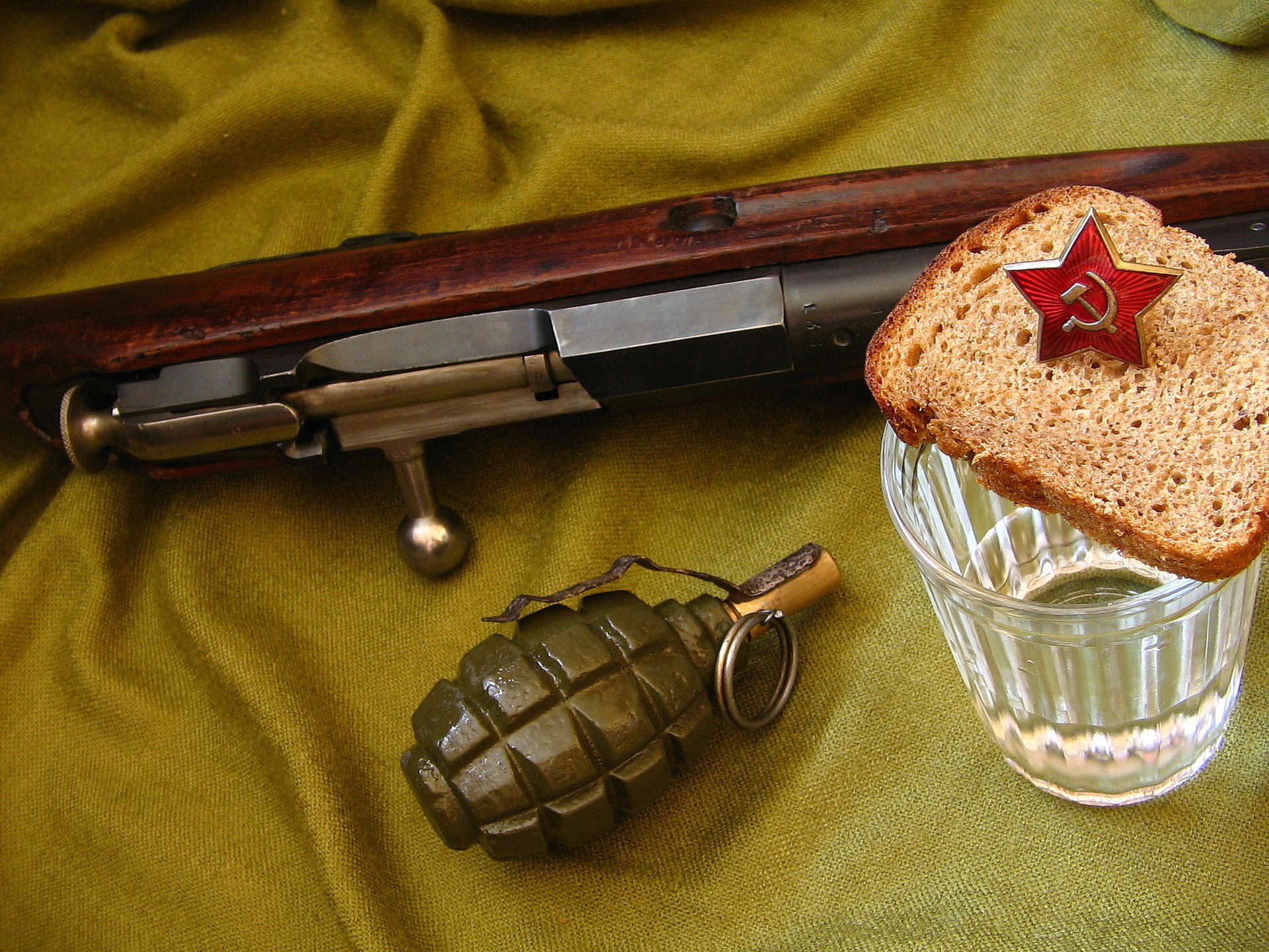 faceted glass bread weapons victory day medal glass vodka pomegranate canvas pineapple rifle shutter fabric