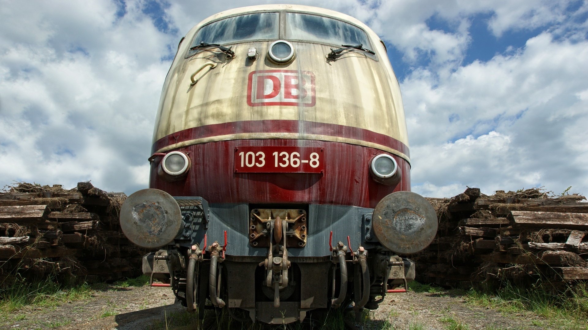 entrepôts en bois locomotive nuages transport