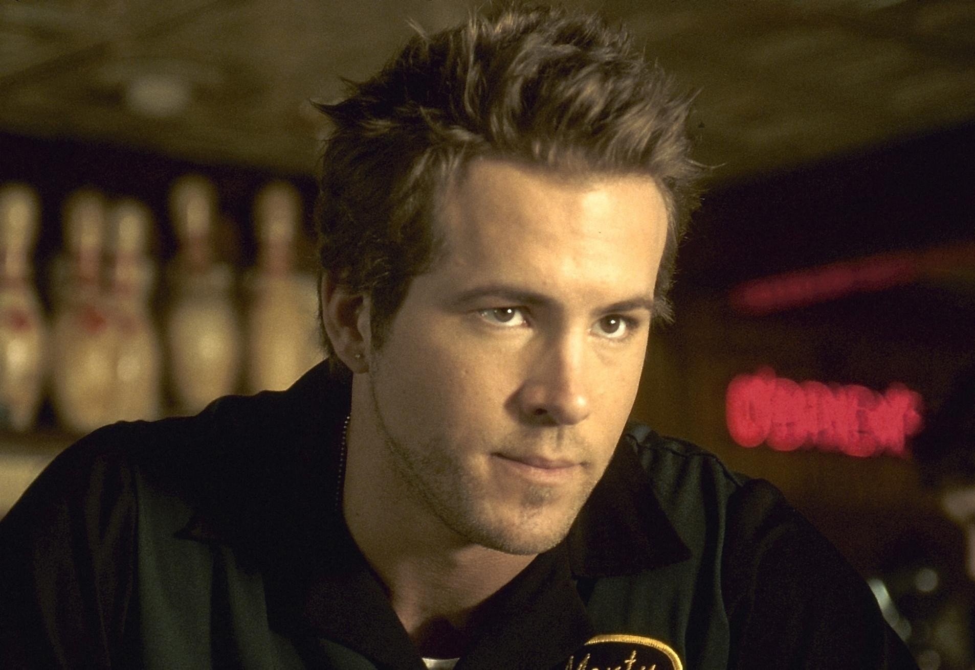 guapo ryan reynolds vista retrato ojos cara