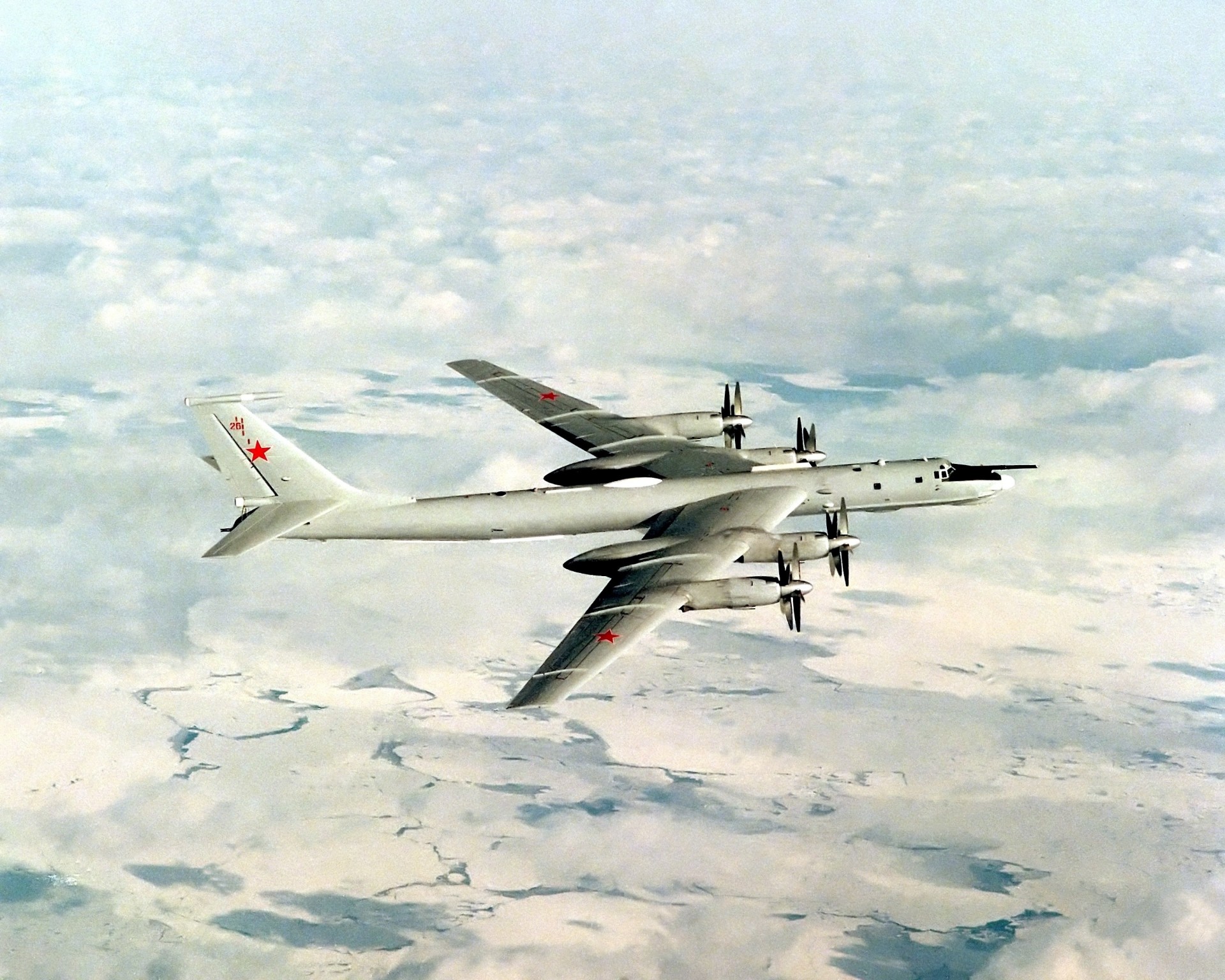 niebo art radziecki tu-95 samolot