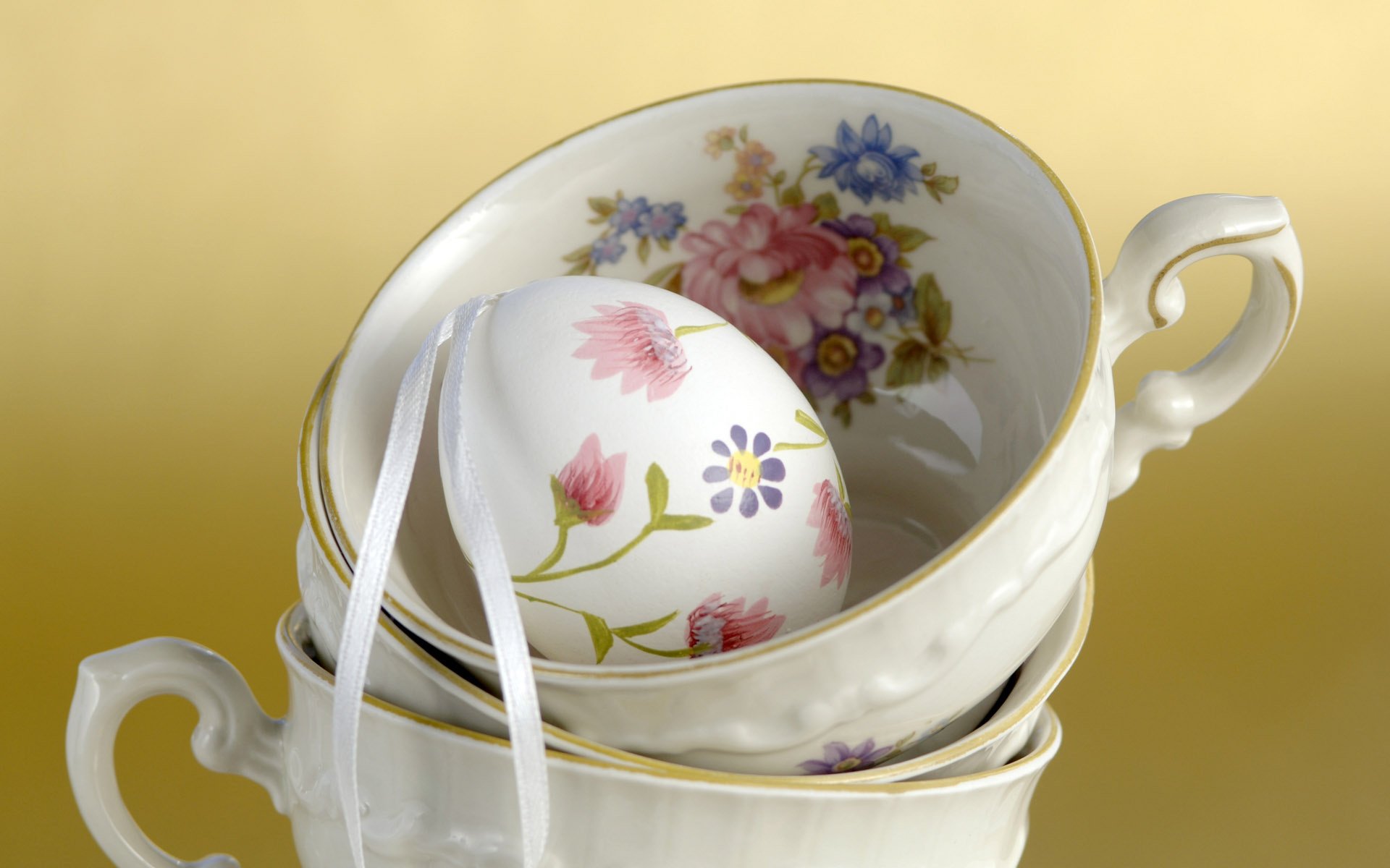 oeuf peint tasse en porcelaine fleurs pâques