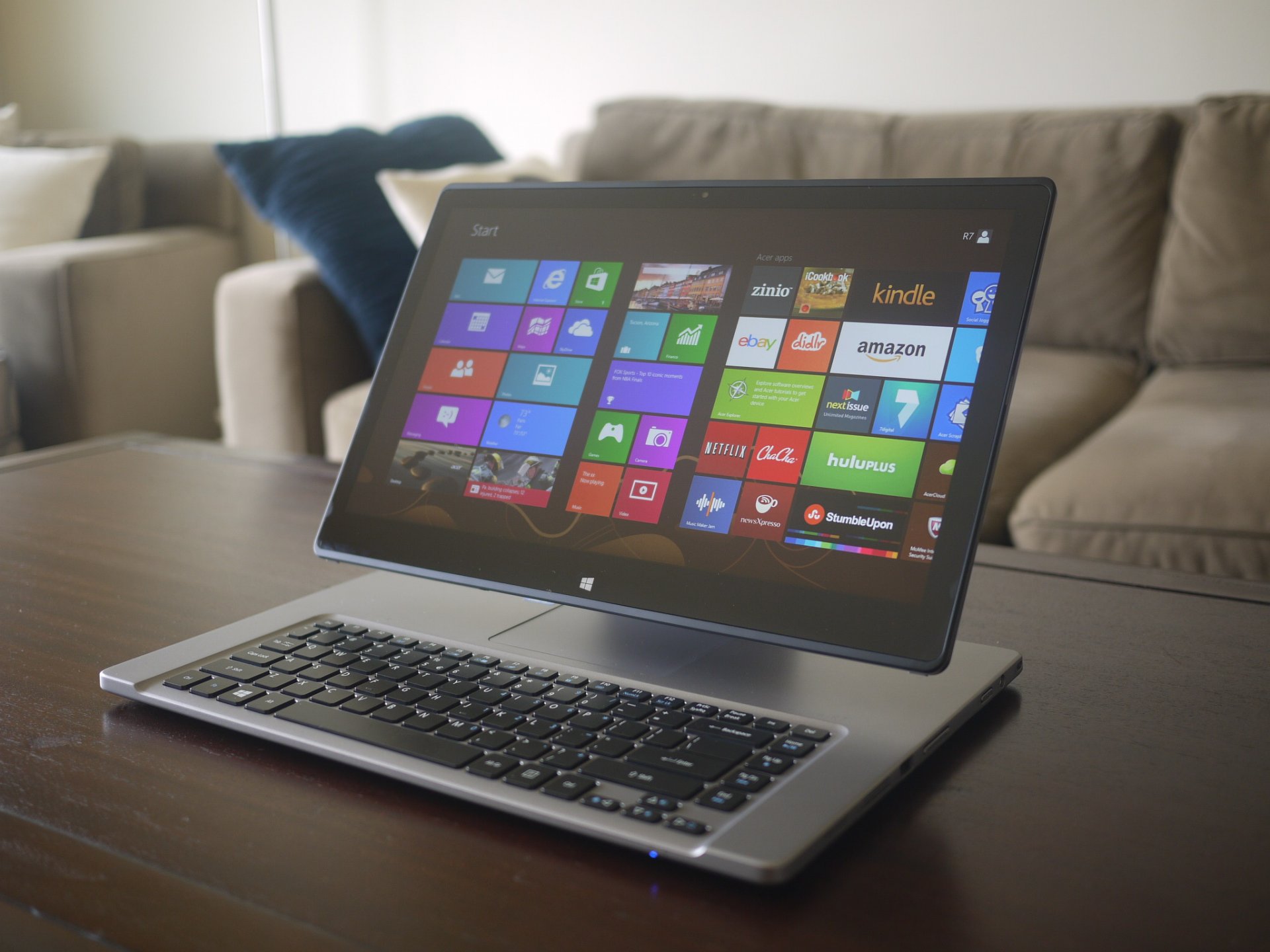 acer aspire r7 планшет компьютер клавиатура интерьер windows 8