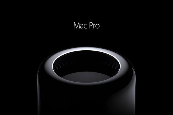 Стильная колонка mac pro на чёрном фоне