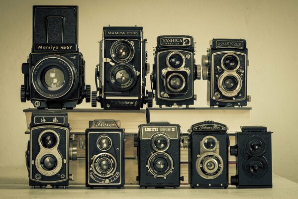 La collezione di fotocamere trasmetterà gli eventi della vita in diversi stili