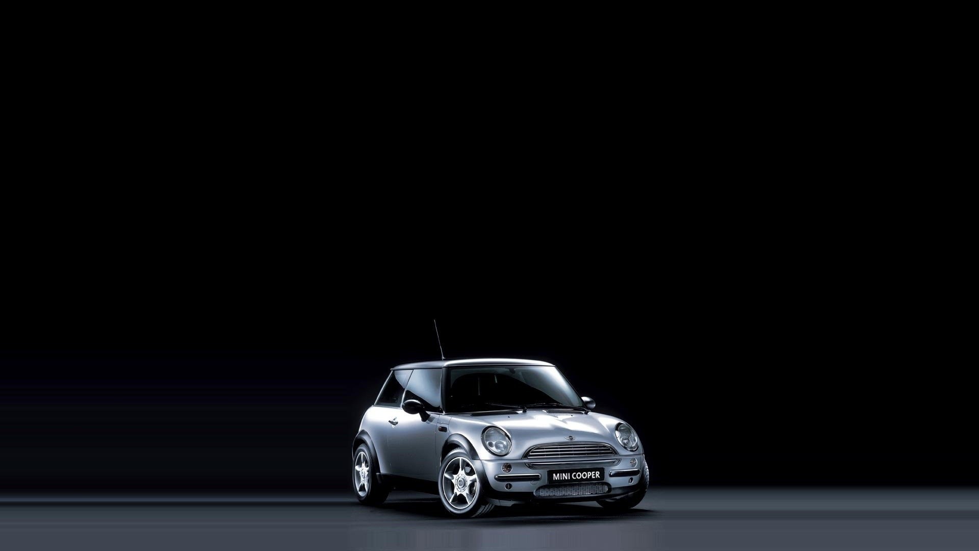 coche cooper gris negro