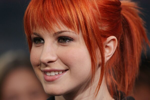 Uśmiech rudej Hayley Williams