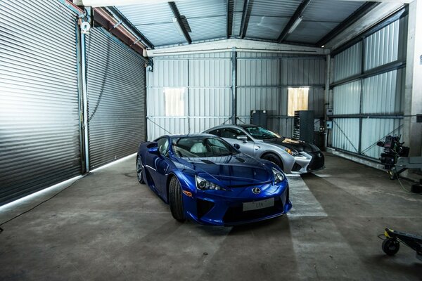 Complesso garage per auto sportive Lexus