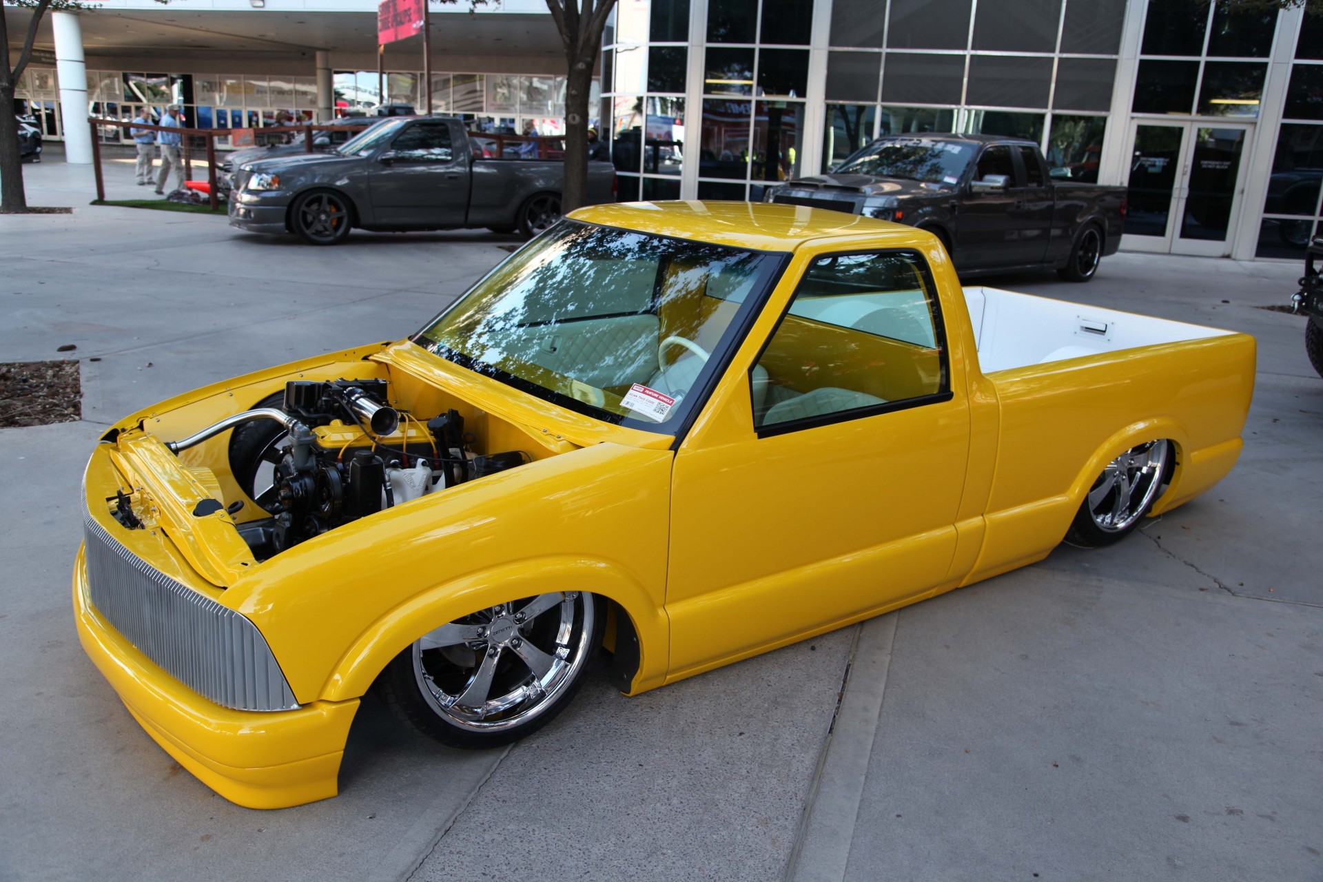 yellow truck g