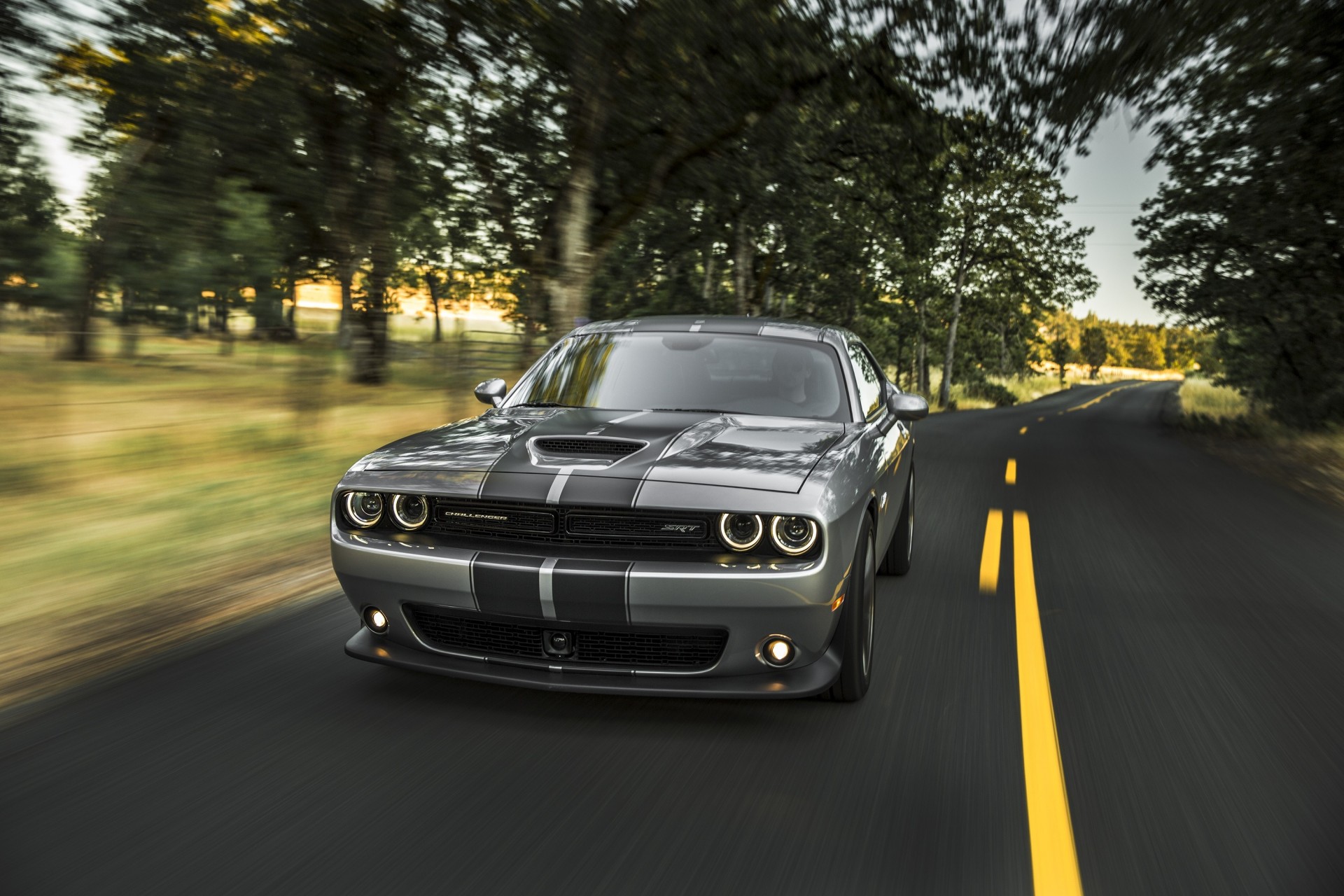 hemi schivare coupé strada cento challenger